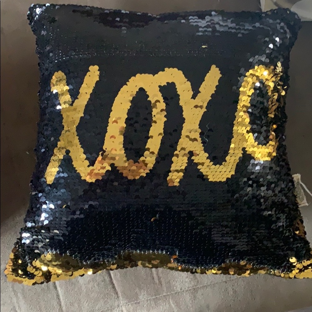 Sequence pillow
